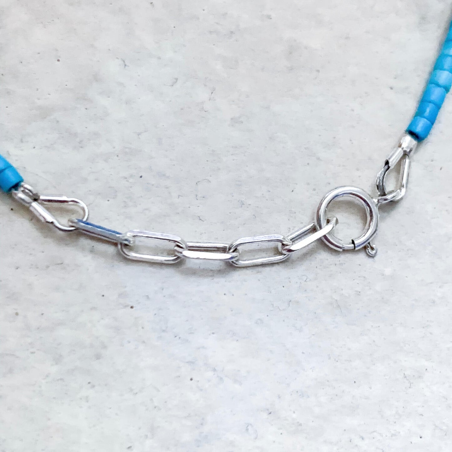Bracelet heishi en turquoise et argent